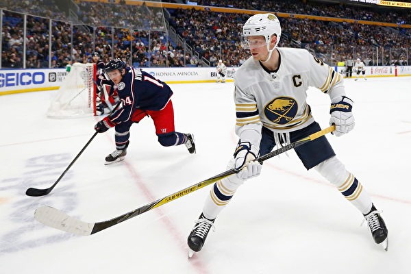 组图 CBA北京主场大胜广东 赵睿关心徐杰伤情