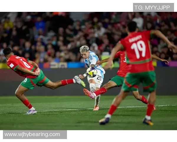 利兹联1-1曼联：库尼亚破门 齐尔克泽献助攻 舍什科失良机